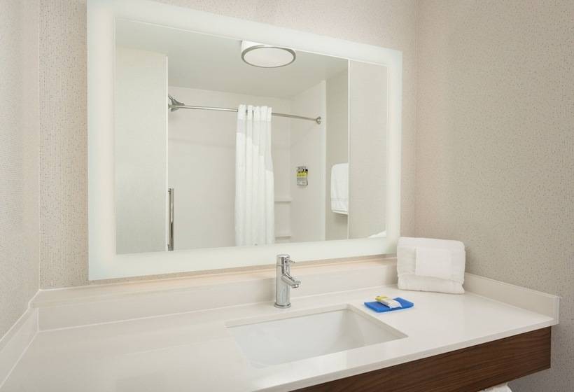 适合残疾人使用的标准间, Holiday Inn Express   Tullahoma, An Ihg