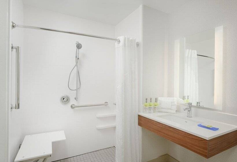 장애인을 위한 스탠다드 룸, Holiday Inn Express Tullahoma, An Ihg