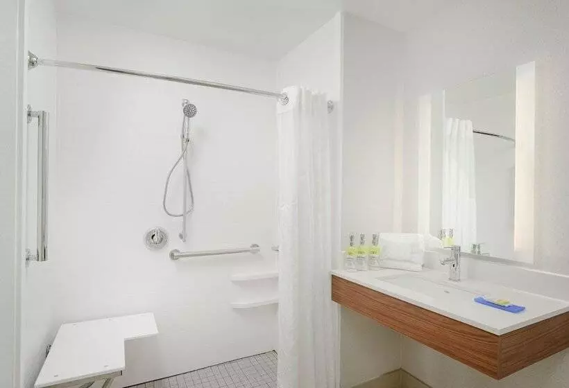 身障者適用スタンダードルーム, Holiday Inn Express   Tullahoma, An Ihg