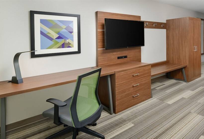 غرفة قياسية لذوى الاحتياجات الخاصة, Holiday Inn Express   Tullahoma, An Ihg