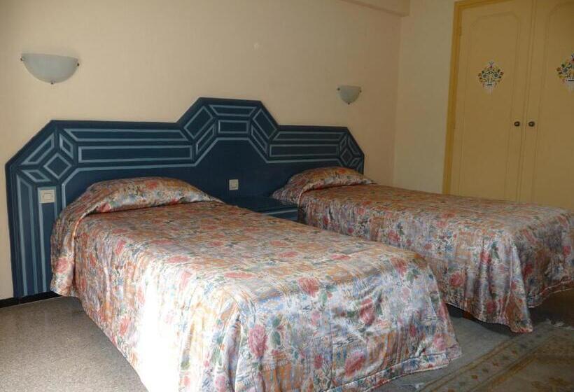 标准单人间, Kamal City Center