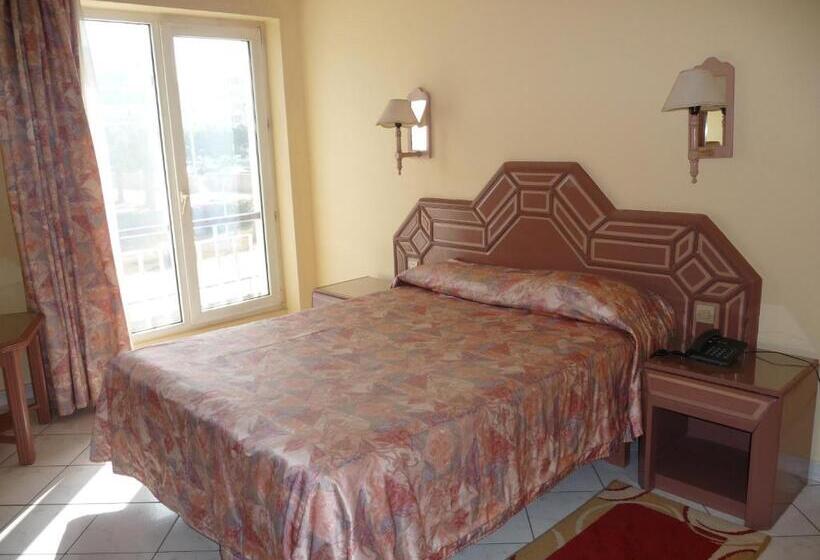 标准单人间, Kamal City Center