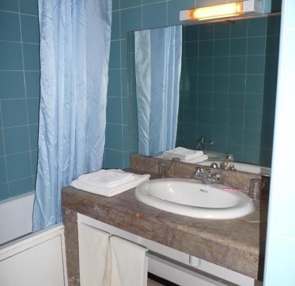 四人标准间, Kamal City Center