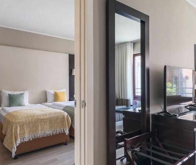 수피리어 룸, Lion S Garden