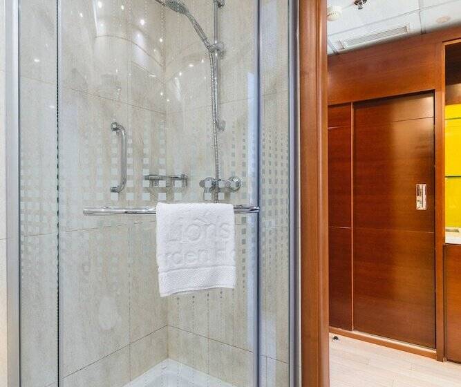 이그제큐티브 룸, Lion S Garden