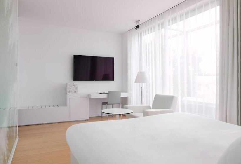 اتاق سوپریور با چشمانداز شهر, Renaissance Barcelona Fira