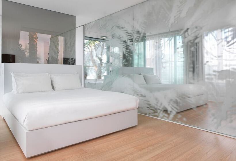 اتاق سوپریور با چشمانداز شهر, Renaissance Barcelona Fira