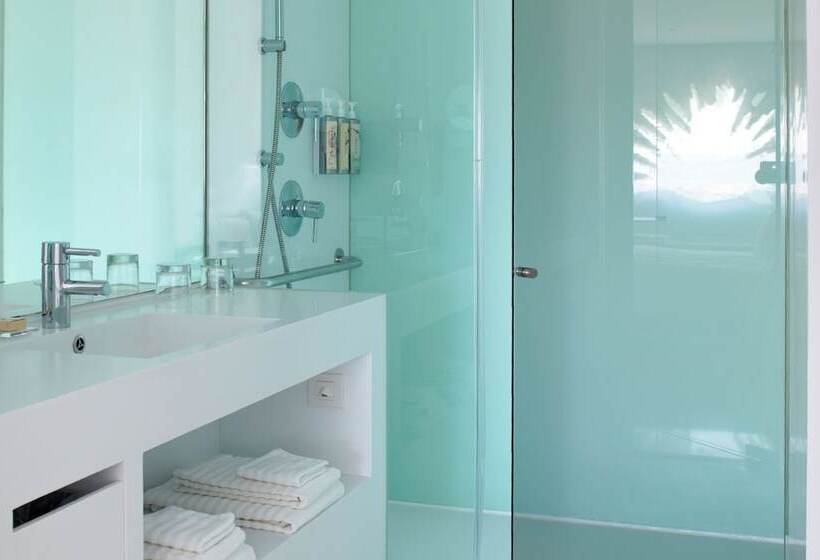 اتاق سوپریور با چشمانداز شهر, Renaissance Barcelona Fira