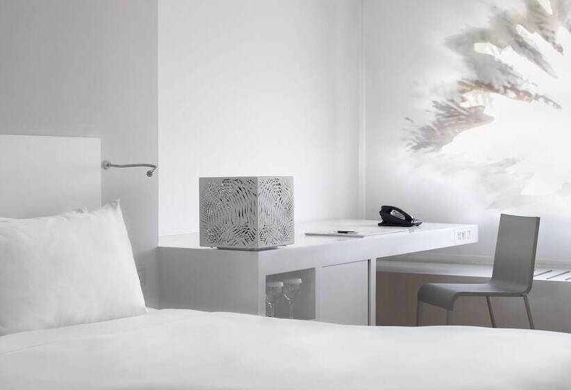 Номер Superior Вид на Город, Renaissance Barcelona Fira
