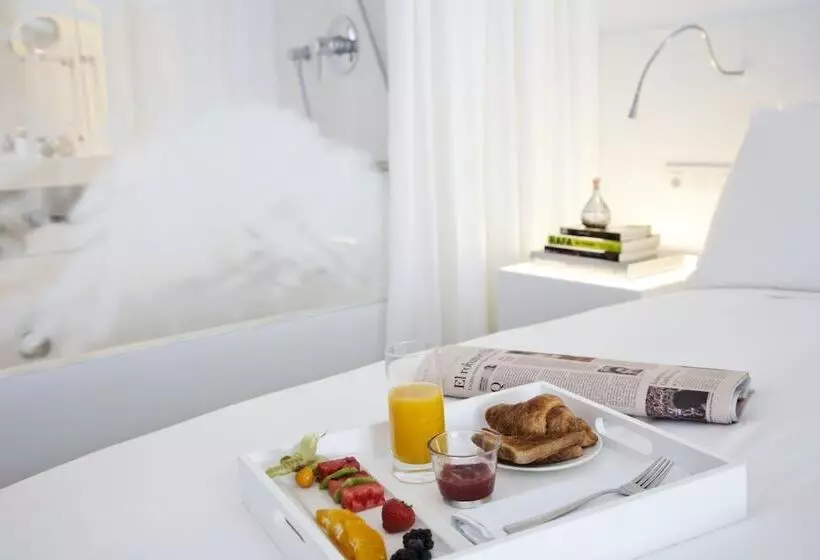 Premium Room City View, Renaissance Barcelona Fira