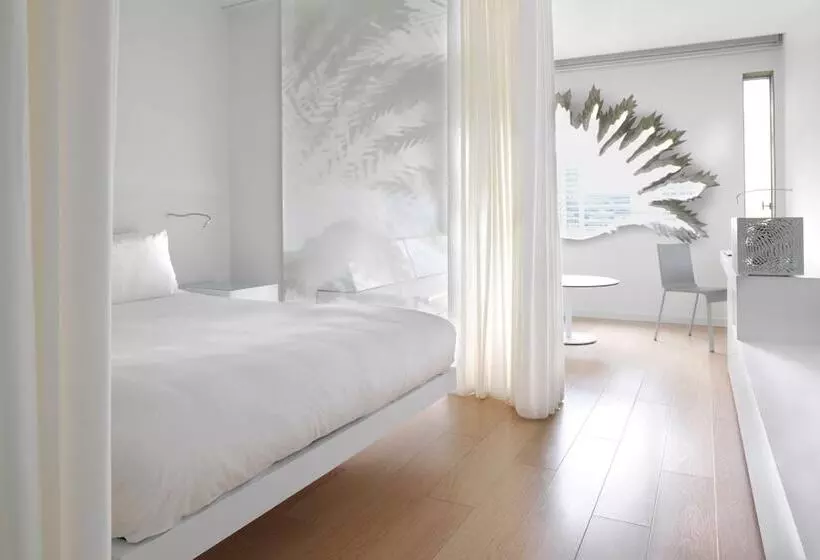 Premium Room City View, Renaissance Barcelona Fira