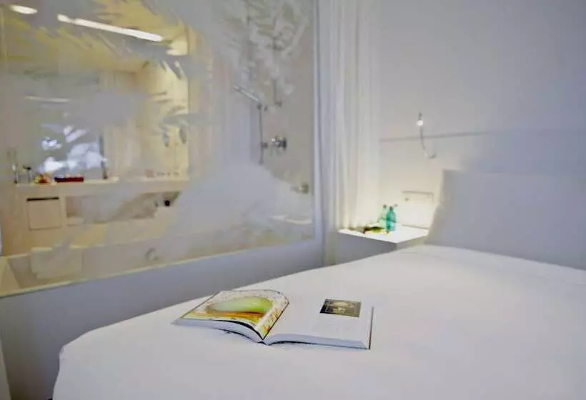 Premium Room City View, Renaissance Barcelona Fira