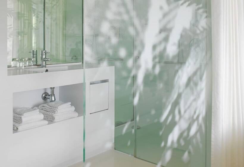 اتاق لوکس با چشمانداز شهر, Renaissance Barcelona Fira