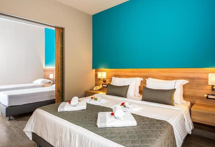 جناح جونيور مزوَّد بحمام سباحة, Solimar Aquamarine Resort