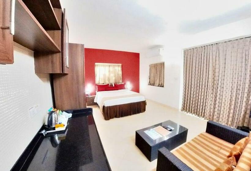 Номер Deluxe, Royale Assagao Resort   Near Vagator Beach