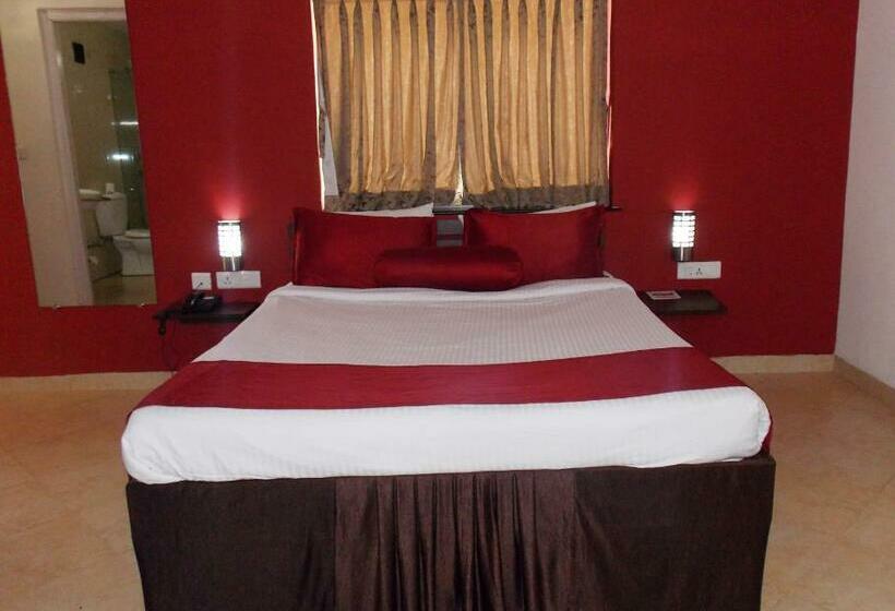Номер Deluxe, Royale Assagao Resort   Near Vagator Beach