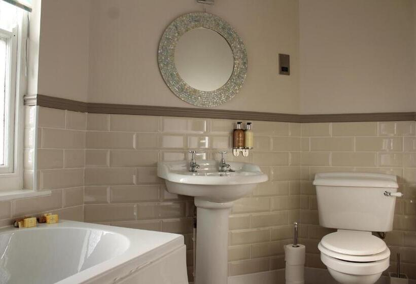 غرفة ديلوكس سرير كينج, The Ship Inn