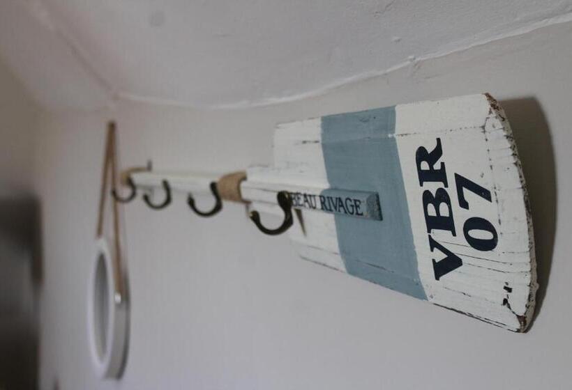 غرفة سوبيريور رباعية, The Ship Inn