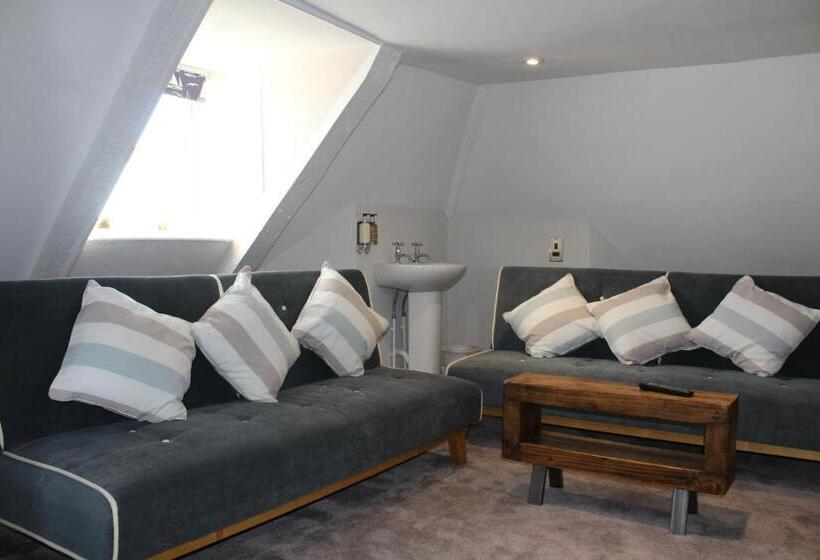 غرفة سوبيريور رباعية, The Ship Inn