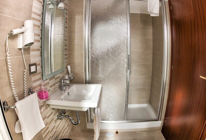 Camera Superiore Singola, Tourist