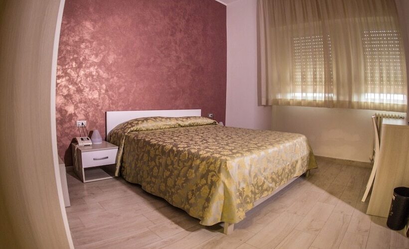 Camera Superiore, Tourist