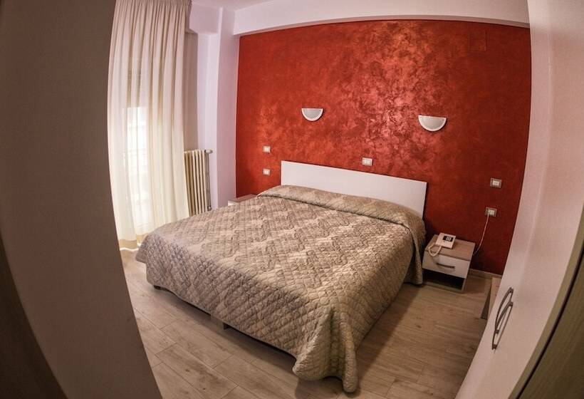 Camera Superiore, Tourist