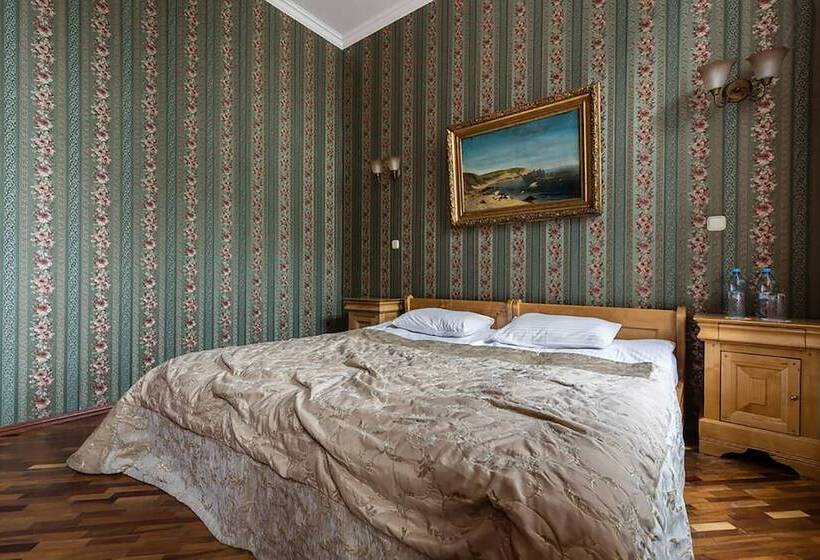 コンフォートルーム, Art Hotel Rachmaninov