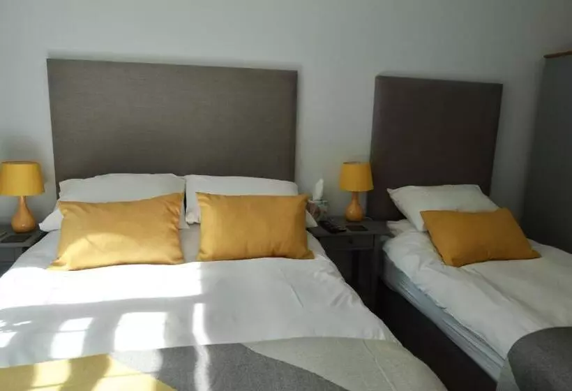Perhehuone, Avonlea Guest House