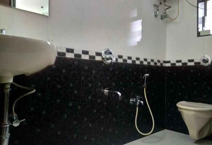 اتاق اجرایی, Avon Ruby Dadar