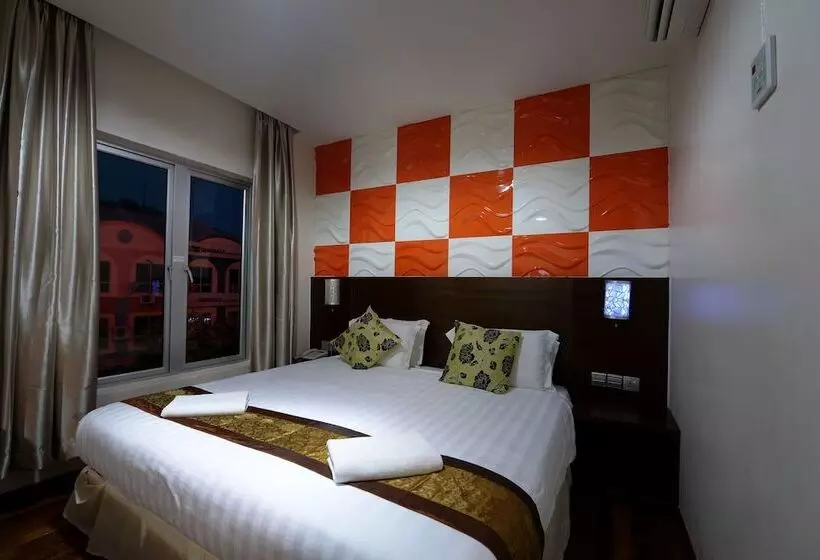 Deluxe-huone, Bahagia