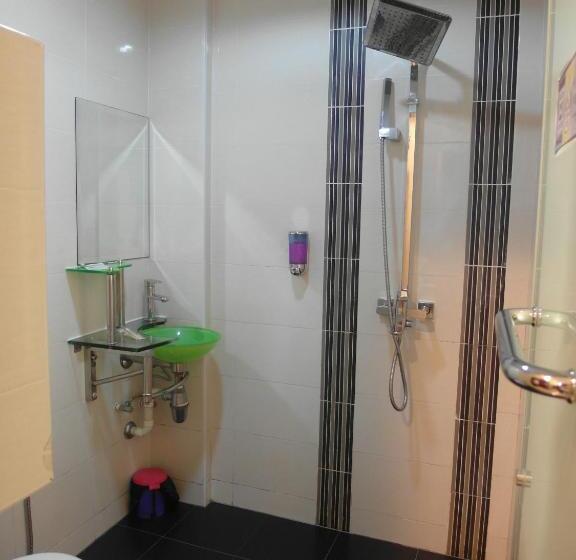 デラックスルーム, Bahagia