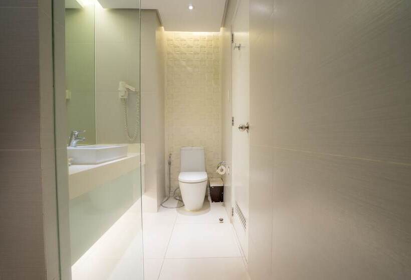 Deluxe Room, The Bayleaf Intramuros