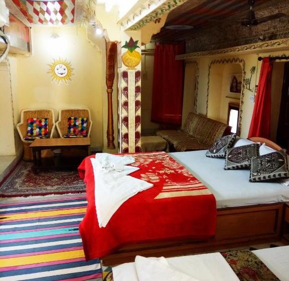 اتاق لوکس با چشمانداز دریا, Paradise