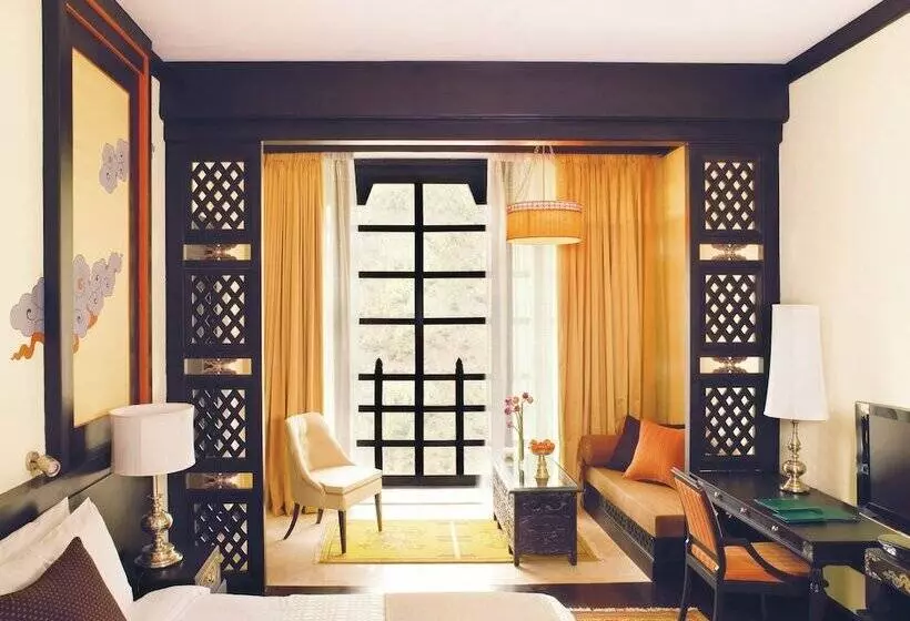 Chambre Deluxe, Pemako