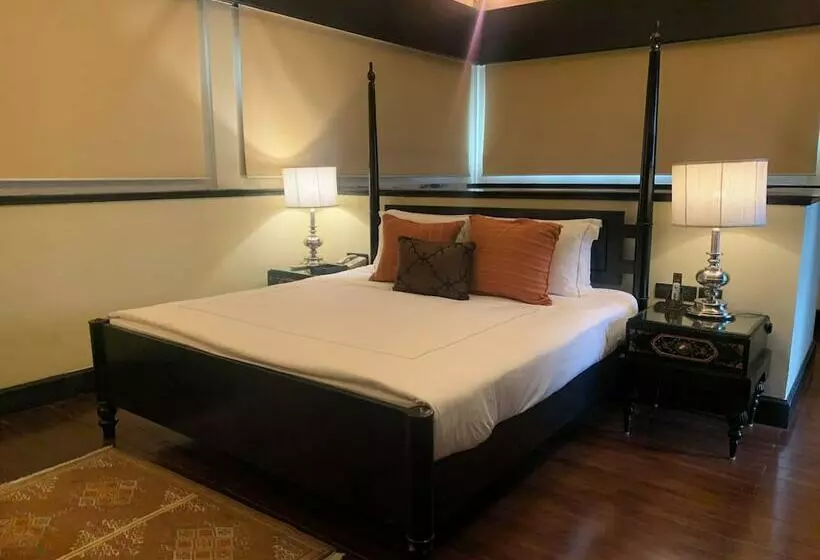 Suite Duplex, Pemako