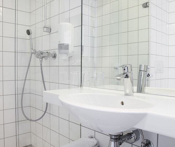 غرفة قياسية ثلاثية, P Hotels Brattøra