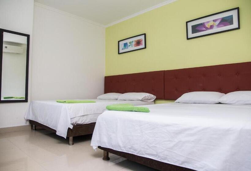 اتاق استاندارد سه نفره, Rodadero Real