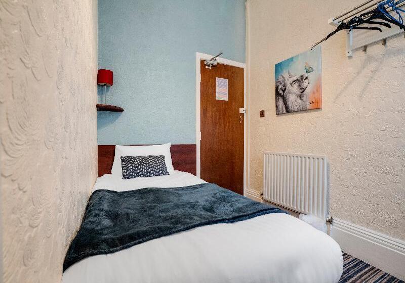 标准单人间共用浴室, St Kildas, Blackpool Central