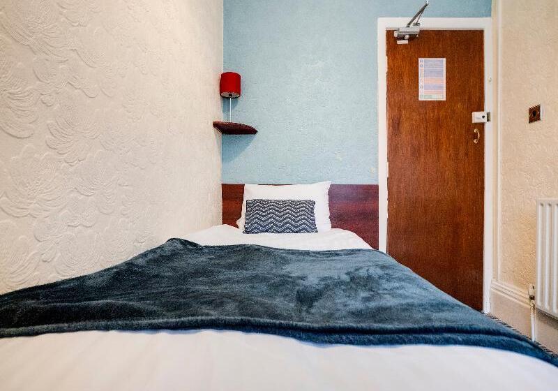 标准单人间共用浴室, St Kildas, Blackpool Central