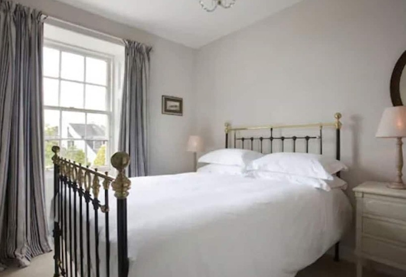 חדר דלוקס, The Bridge Inn