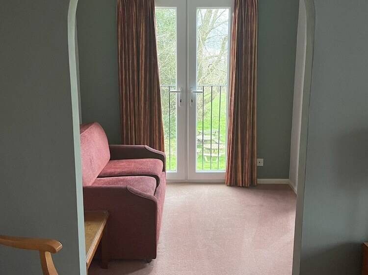 ファミリールーム, The Conningbrook