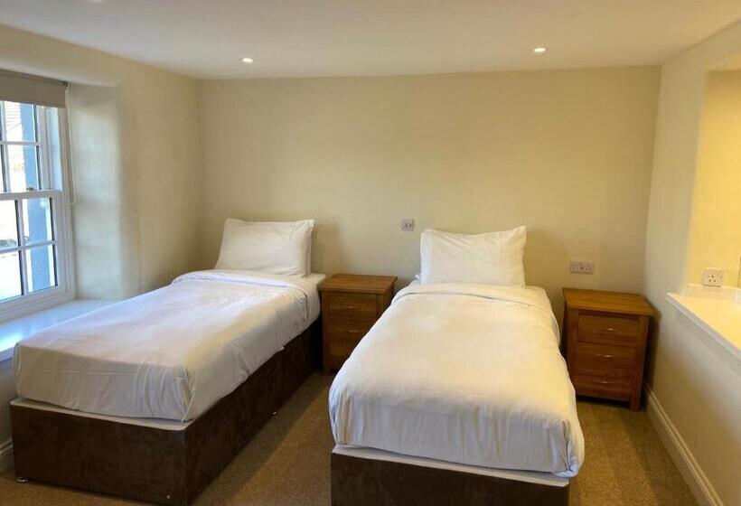 Номер Стандарт, The Greyhound