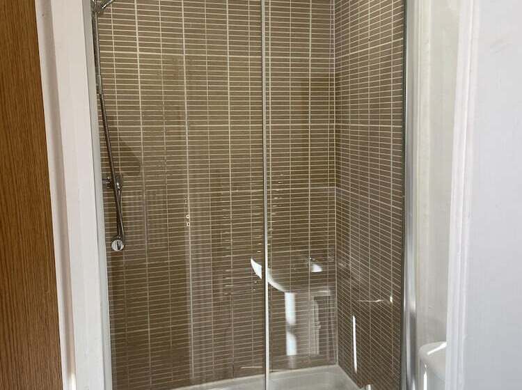 Номер Deluxe, The Greyhound