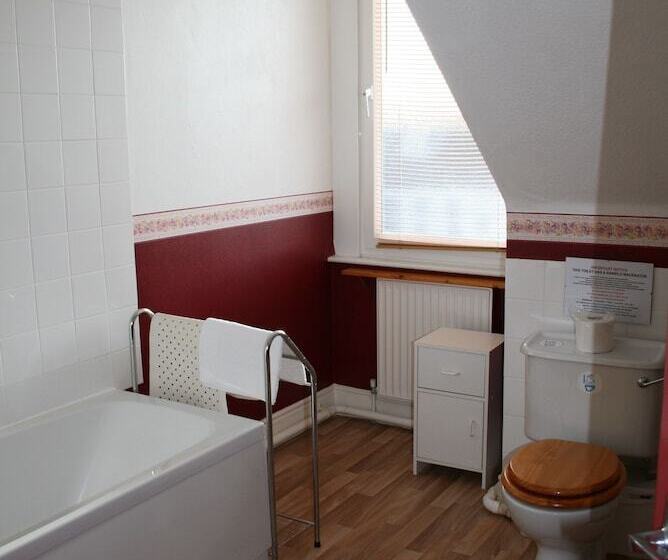 스탠다드 룸, The Ryecroft