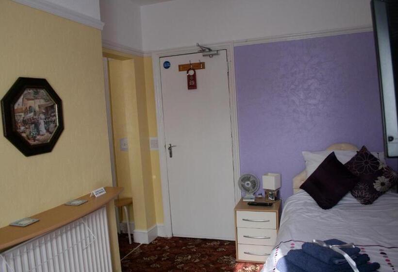 패밀리 룸, The Ryecroft