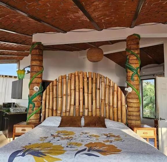 オーシャンビュースイート, Villa Corona Del Mar