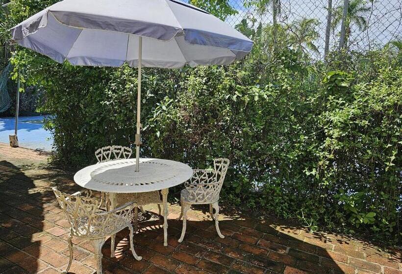 ویلای استاندارد با چشمانداز باغ, Villa Corona Del Mar