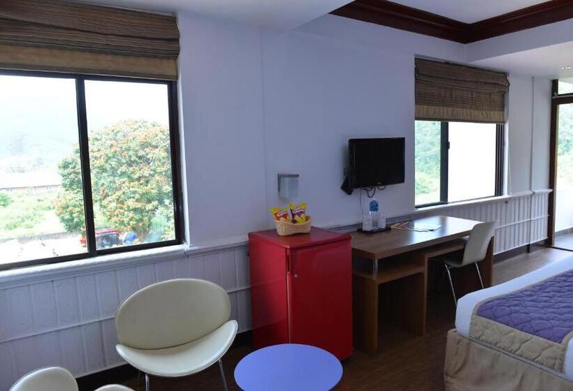 اتاق اجرایی, Westwood Riverside