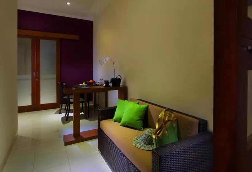 سوئیت پریمیوم, The Banyumas Villa