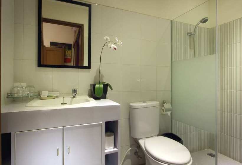 جناح, The Banyumas Villa